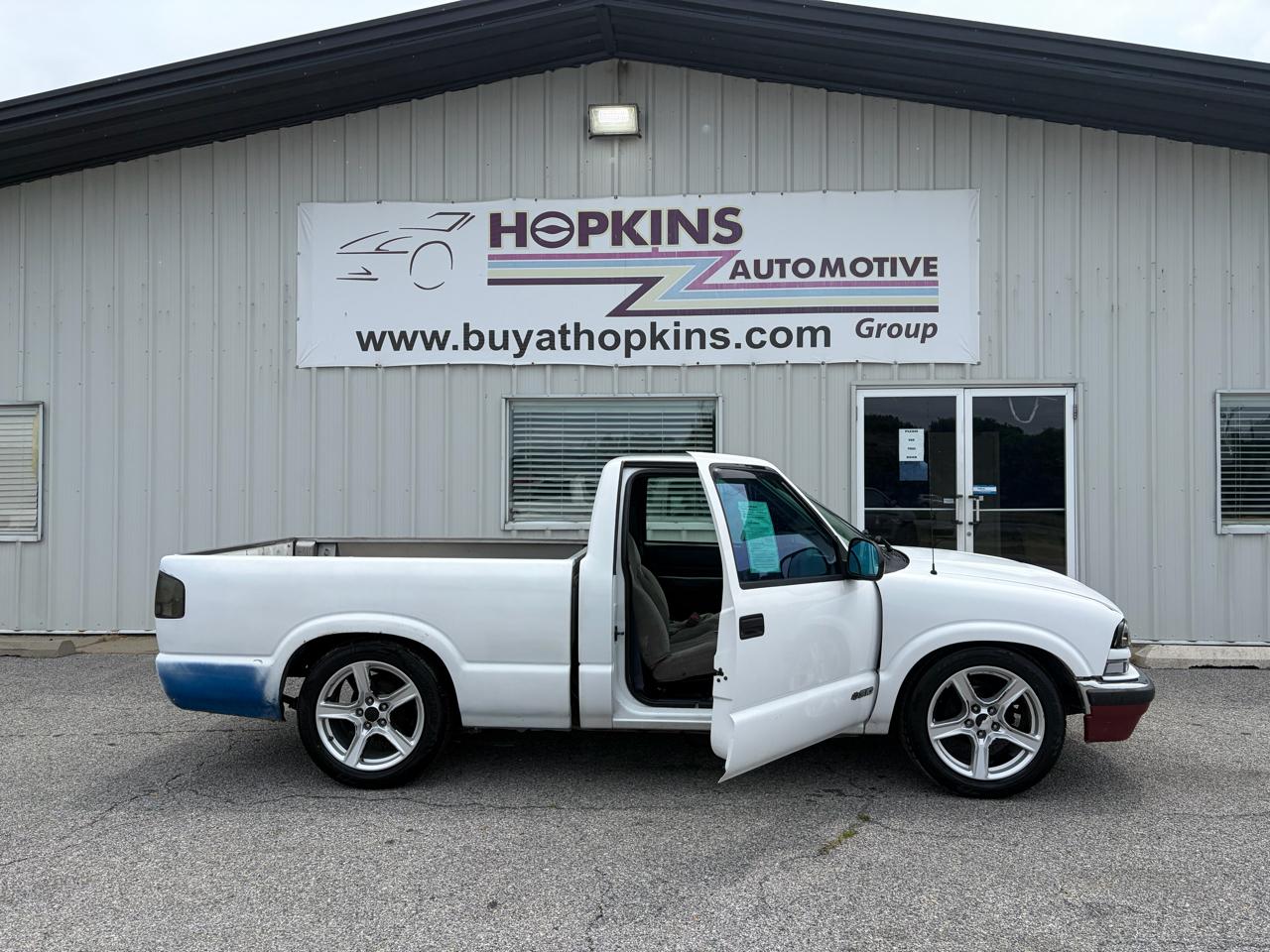 Chevrolet S-10 Reg Cab 108.3" WB 1996