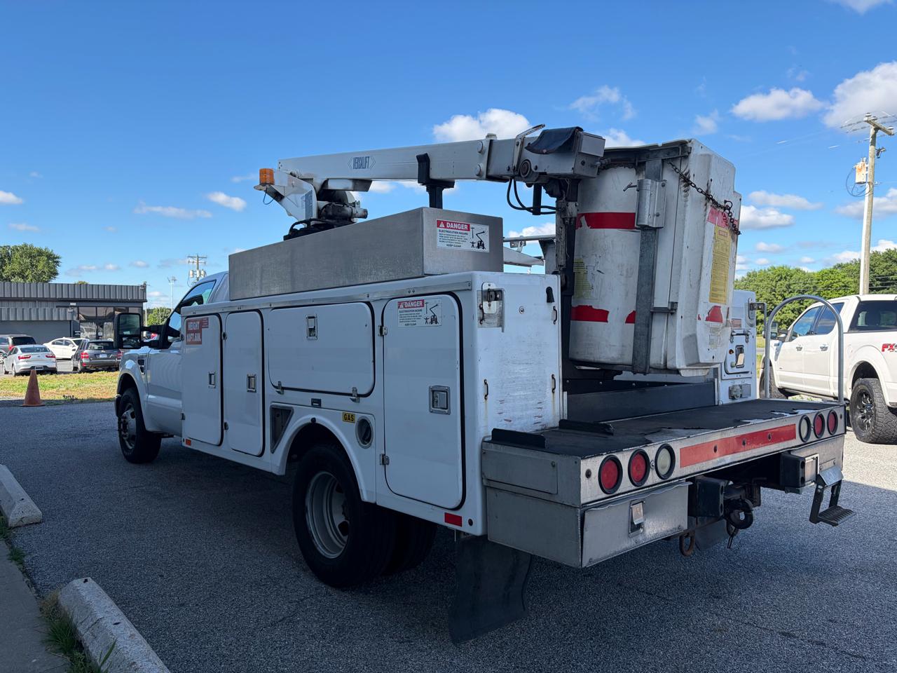 Ford Super Duty F-350 DRW 2WD Reg Cab 141" WB 60" CA XL 2008