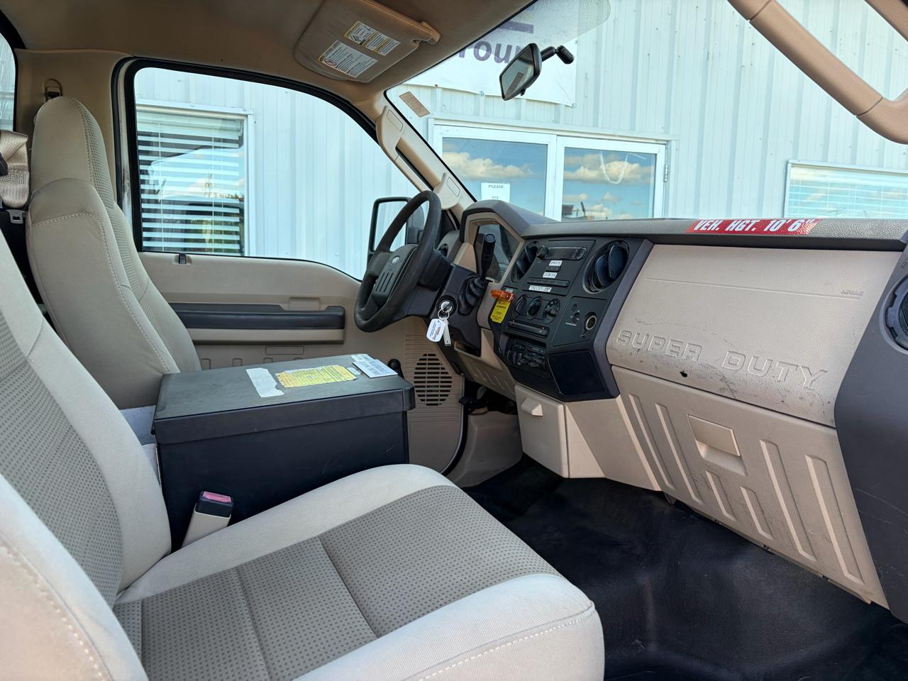 Ford Super Duty F-350 DRW 2WD Reg Cab 141" WB 60" CA XL 2008