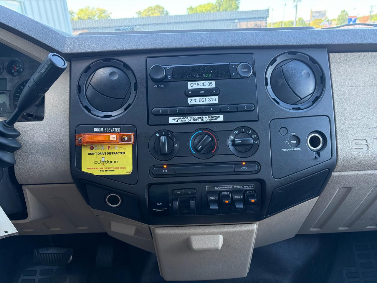Ford Super Duty F-350 DRW 2WD Reg Cab 141" WB 60" CA XL 2008