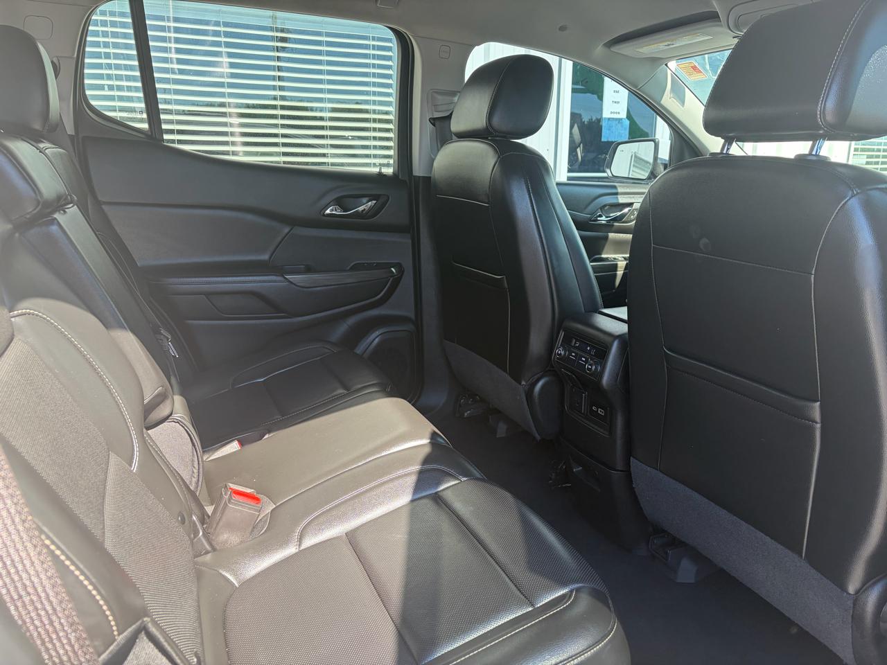 GMC Acadia FWD 4dr SLT 2023