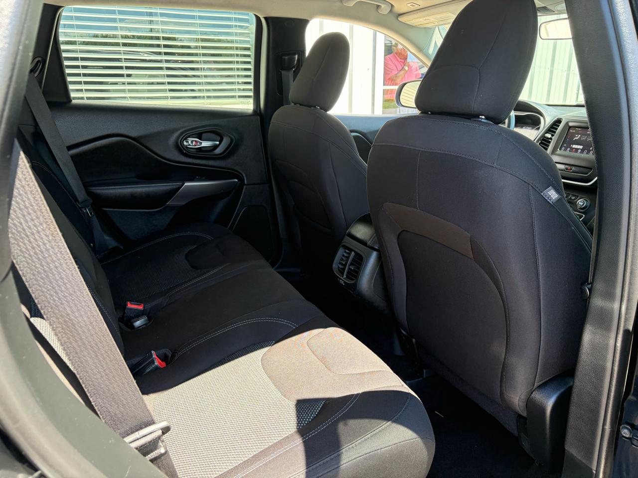 Jeep Cherokee Latitude FWD 2019