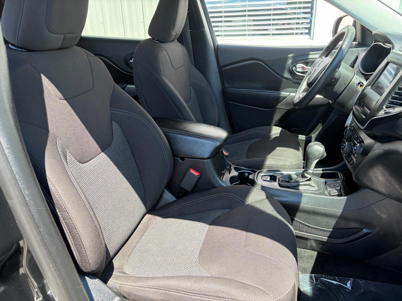 Jeep Cherokee Latitude FWD 2019