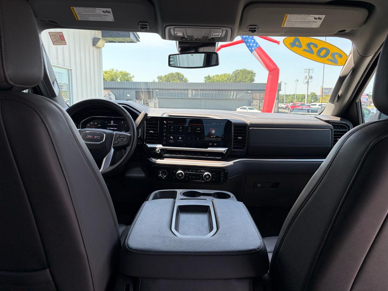 GMC Sierra 1500 4WD Crew Cab 147" SLT 2024