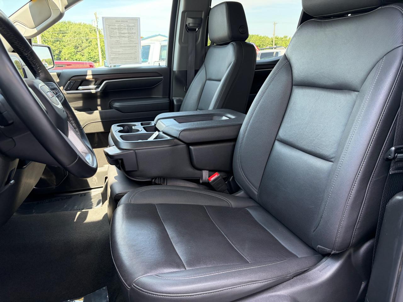 GMC Sierra 1500 4WD Crew Cab 147" SLT 2024