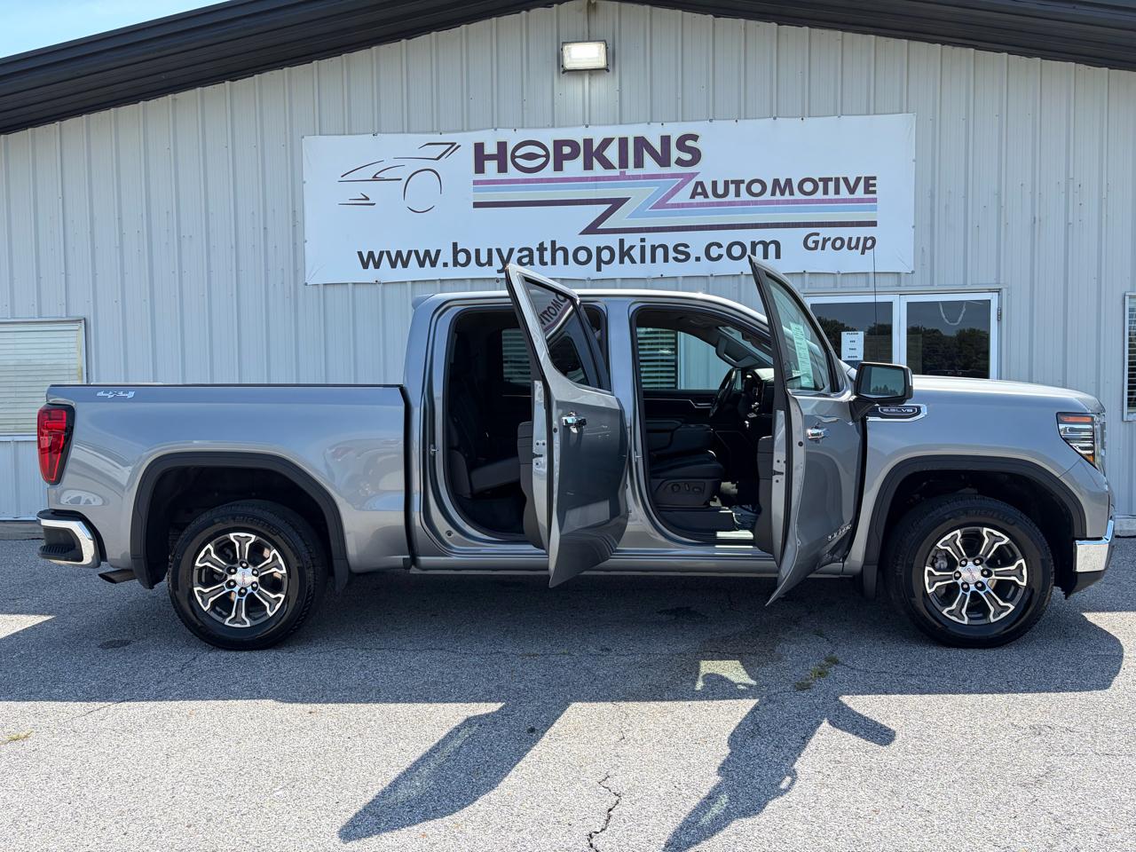GMC Sierra 1500 4WD Crew Cab 147" SLT 2024