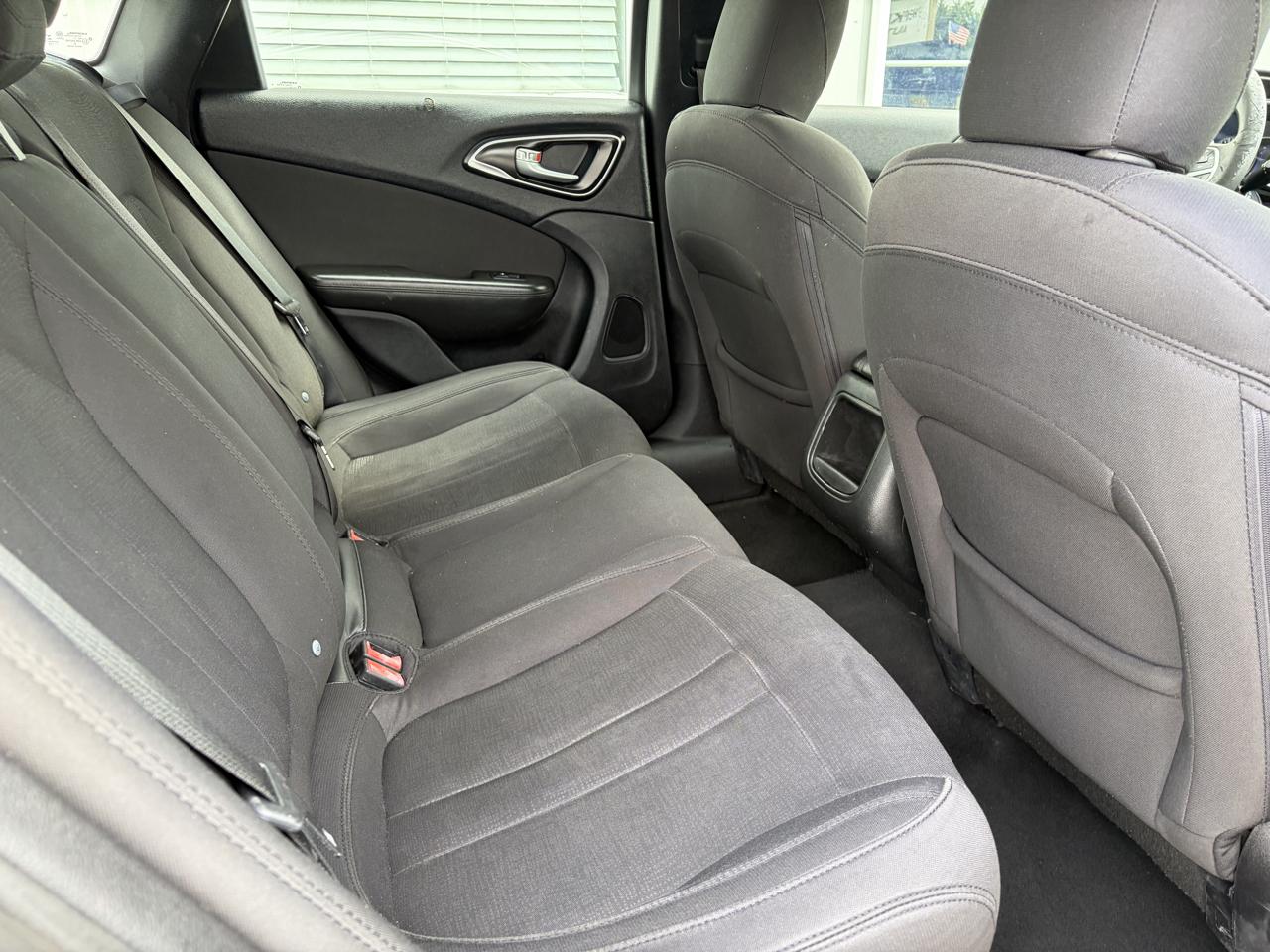 Chrysler 200  2016