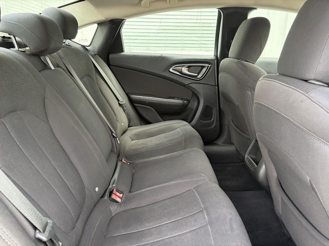 Chrysler 200  2016