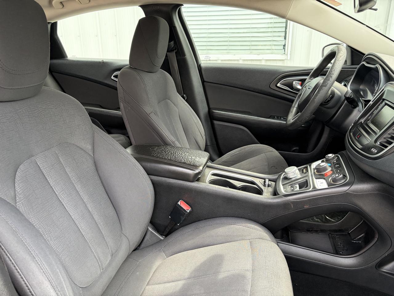 Chrysler 200  2016