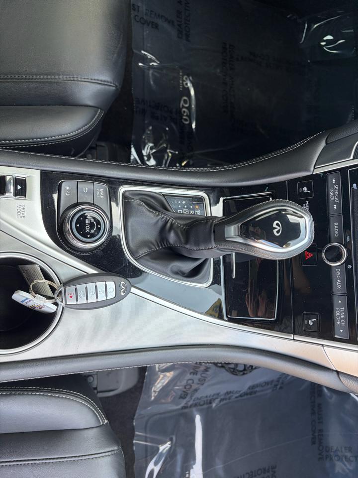 Infiniti Q60 3.0t LUXE AWD 2019