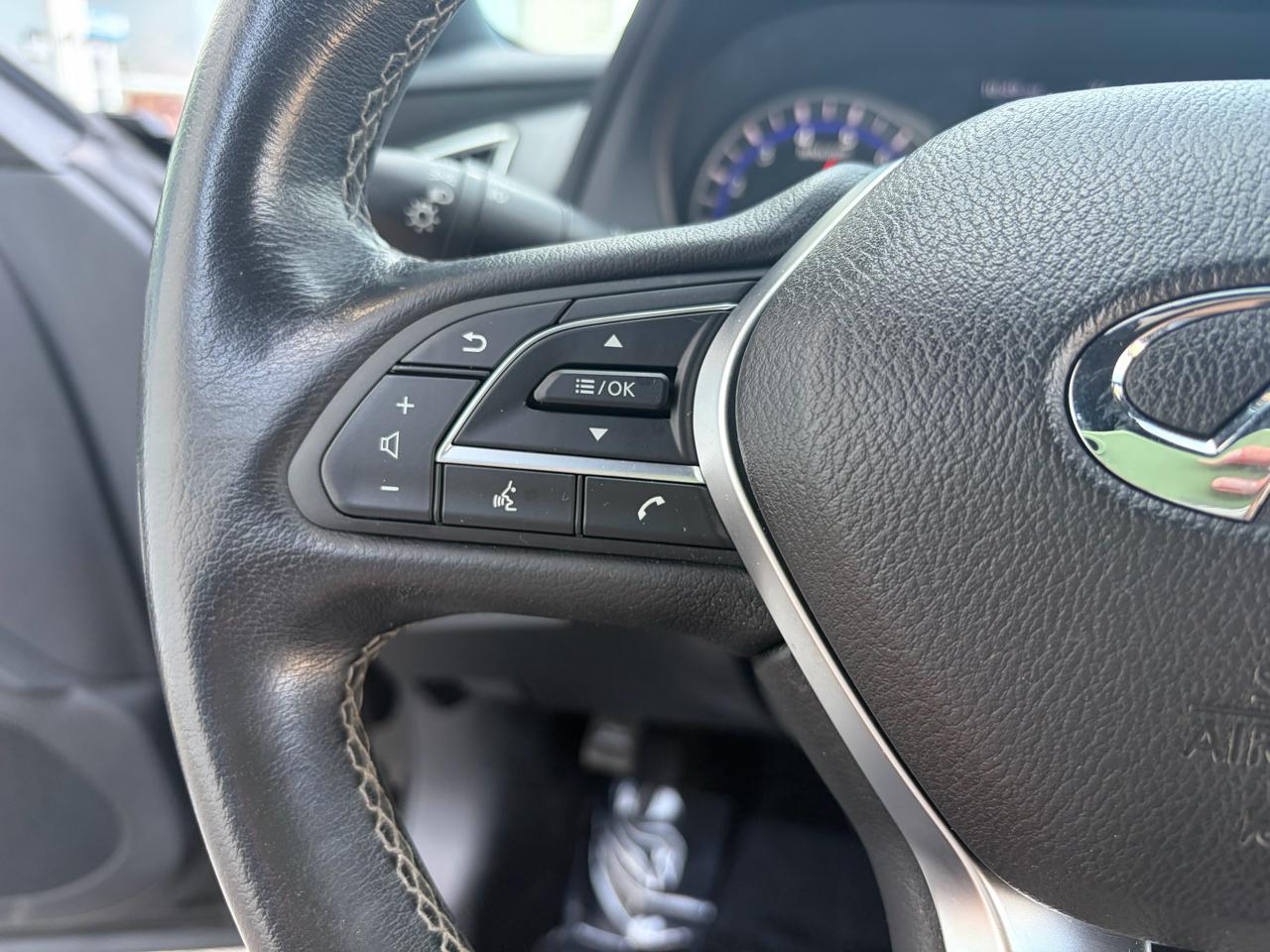 Infiniti Q60 3.0t LUXE AWD 2019
