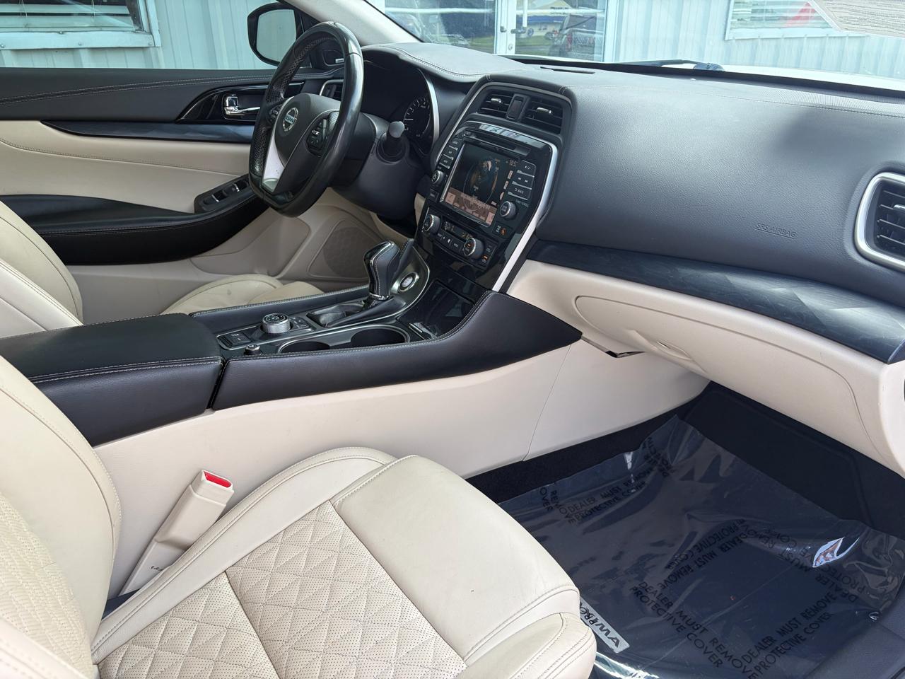 Nissan Maxima  2021