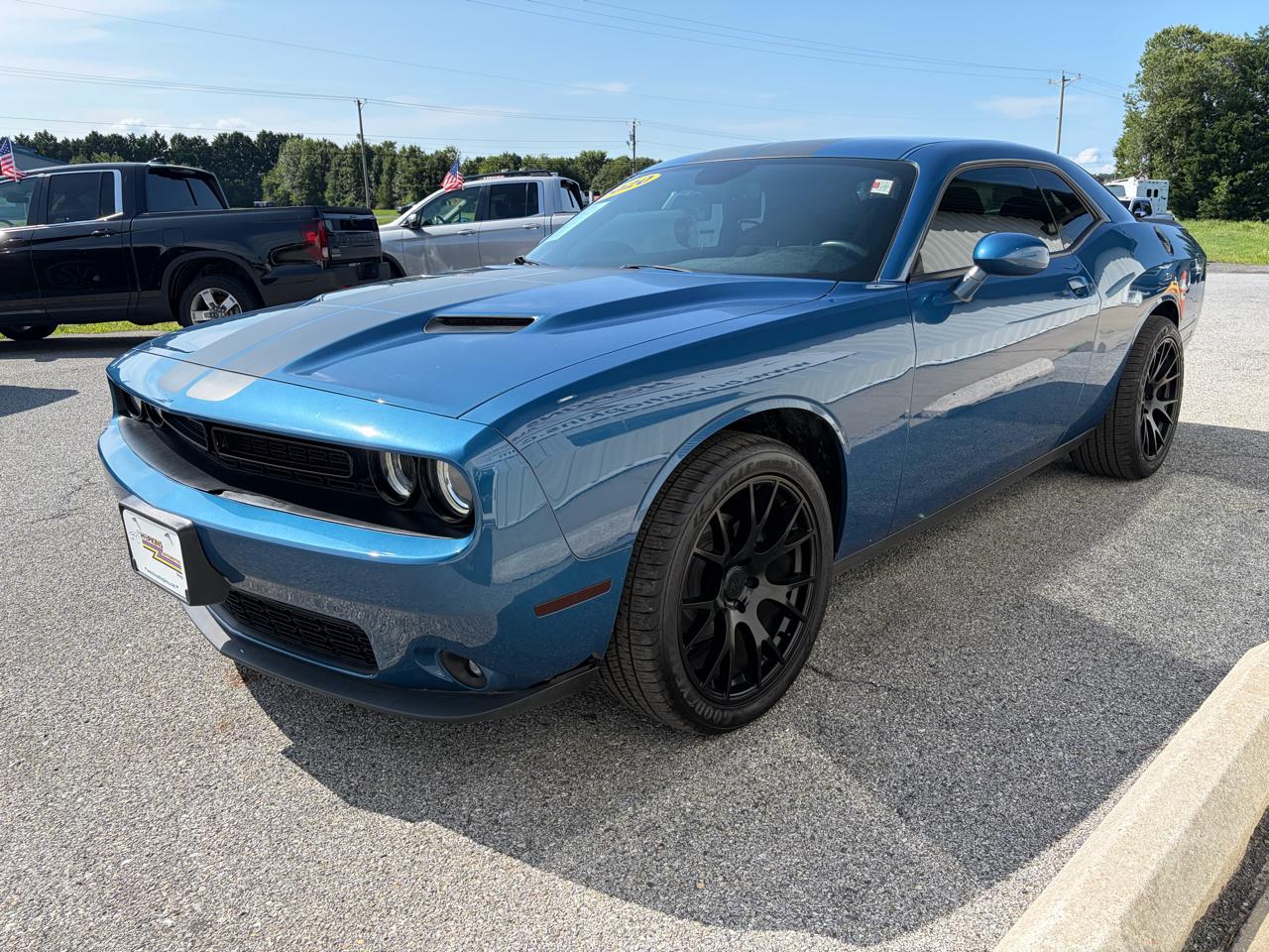 Dodge Challenger SXT RWD 2020