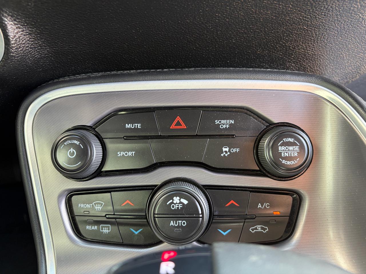 Dodge Challenger SXT RWD 2020