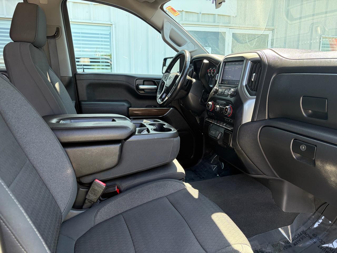 Chevrolet Silverado 1500 4WD Crew Cab 147" RST 2020
