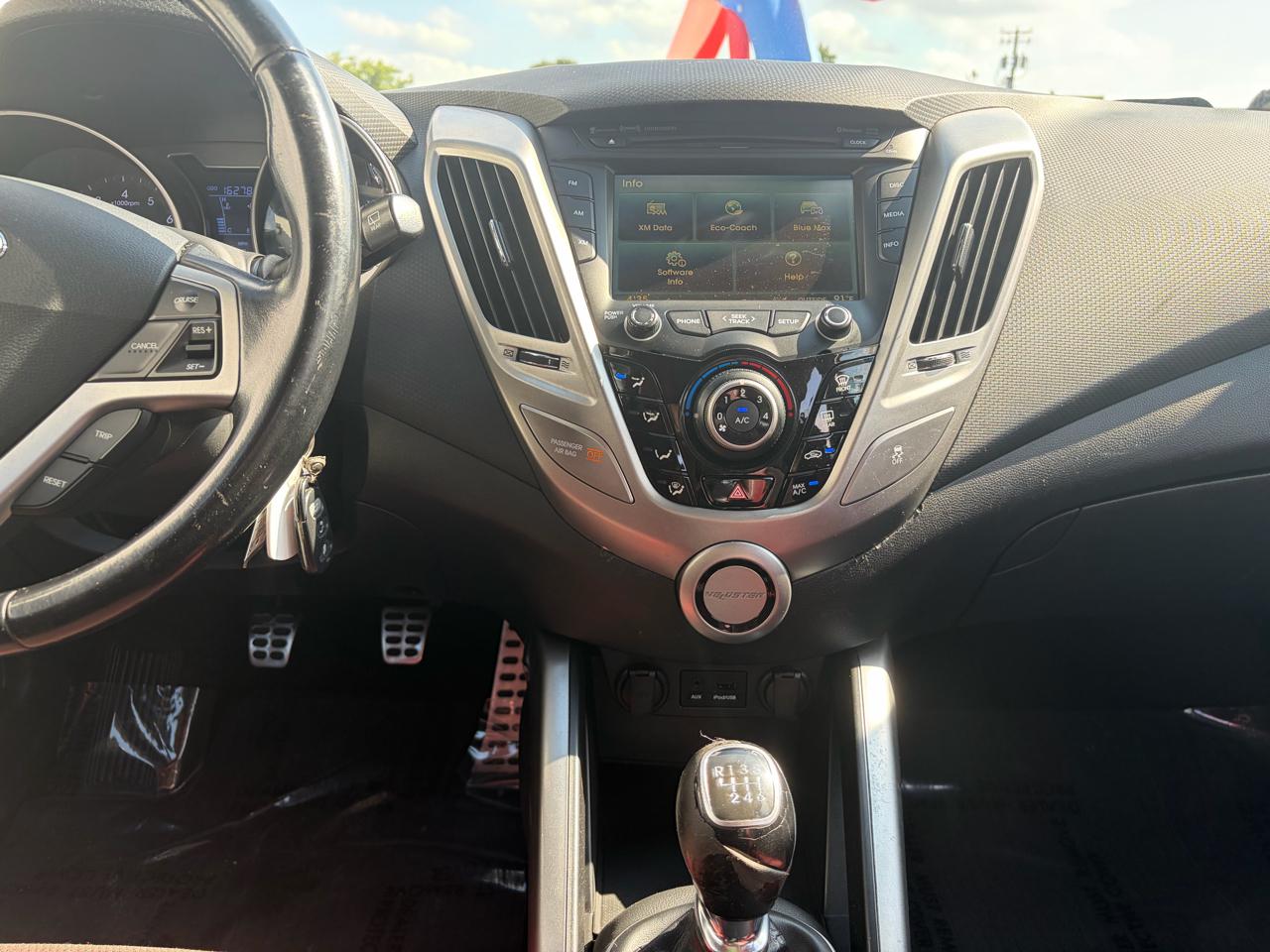 Hyundai Veloster Base 2014