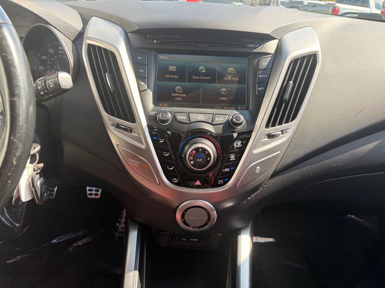 Hyundai Veloster Base 2014