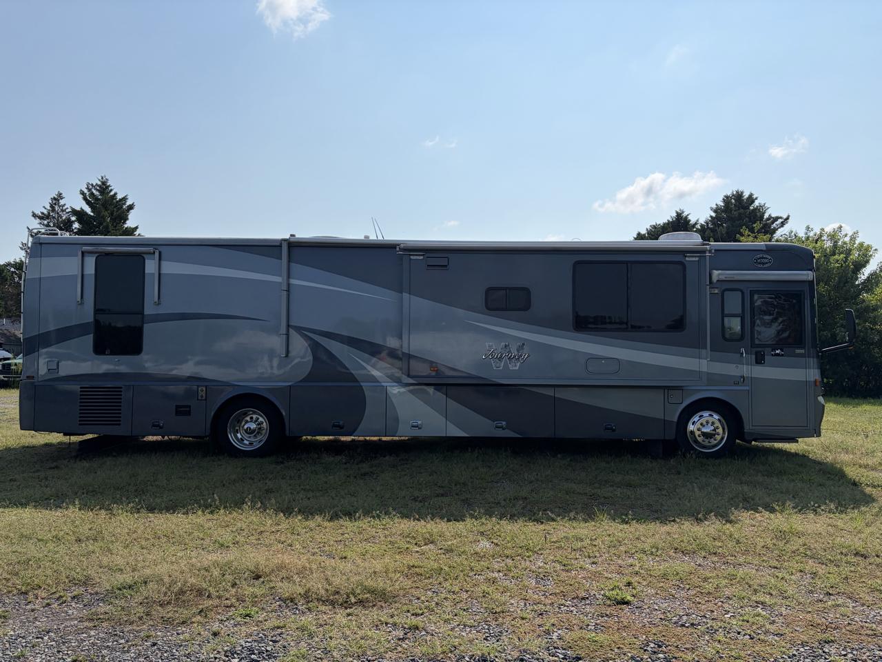 Winnebago Journey  2005