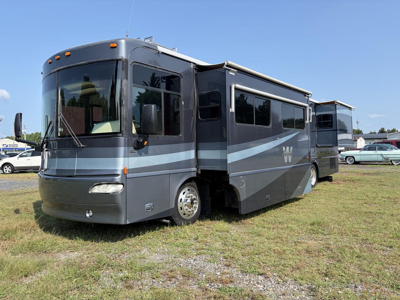 Winnebago Journey  2005