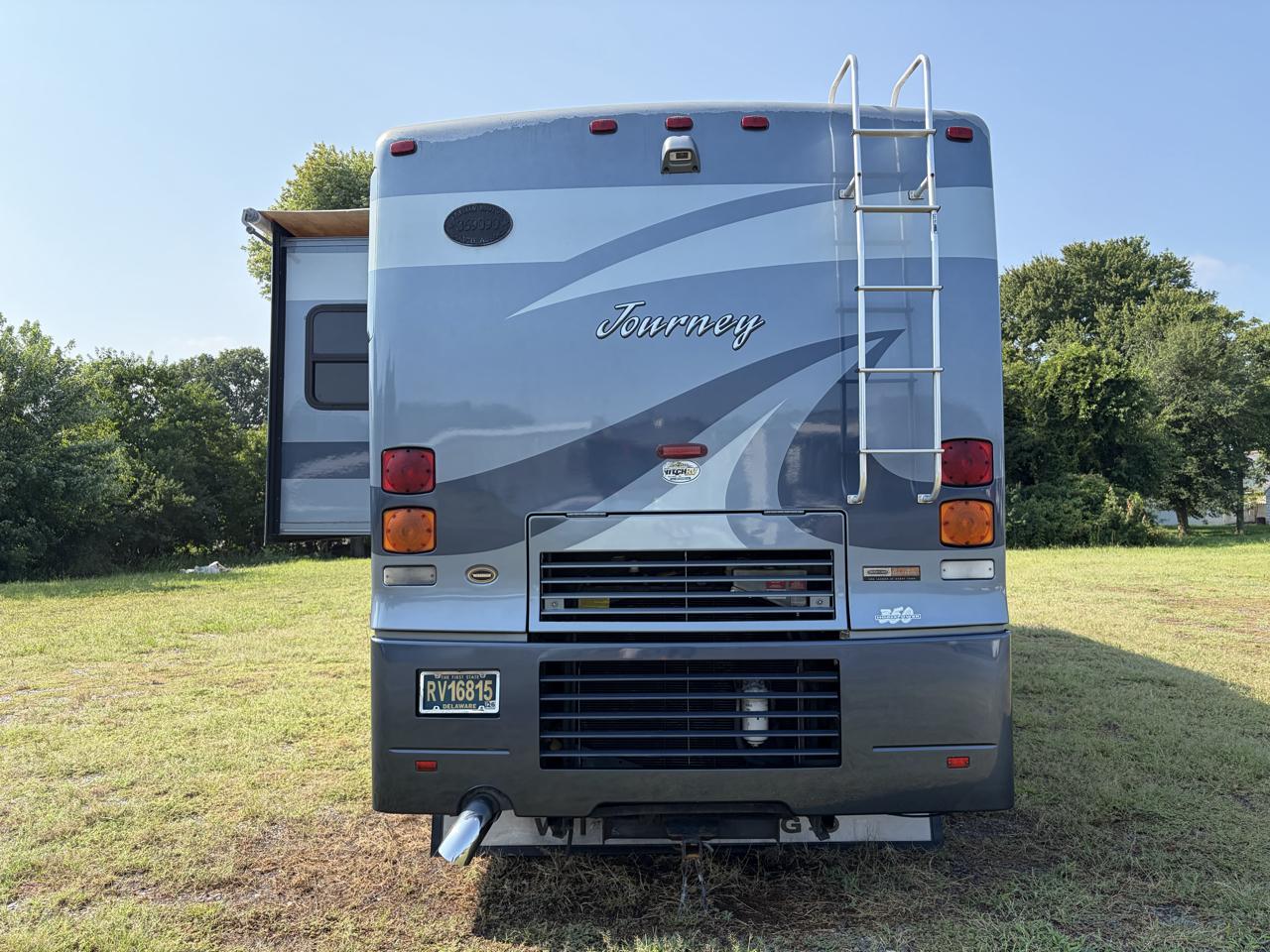 Winnebago Journey  2005
