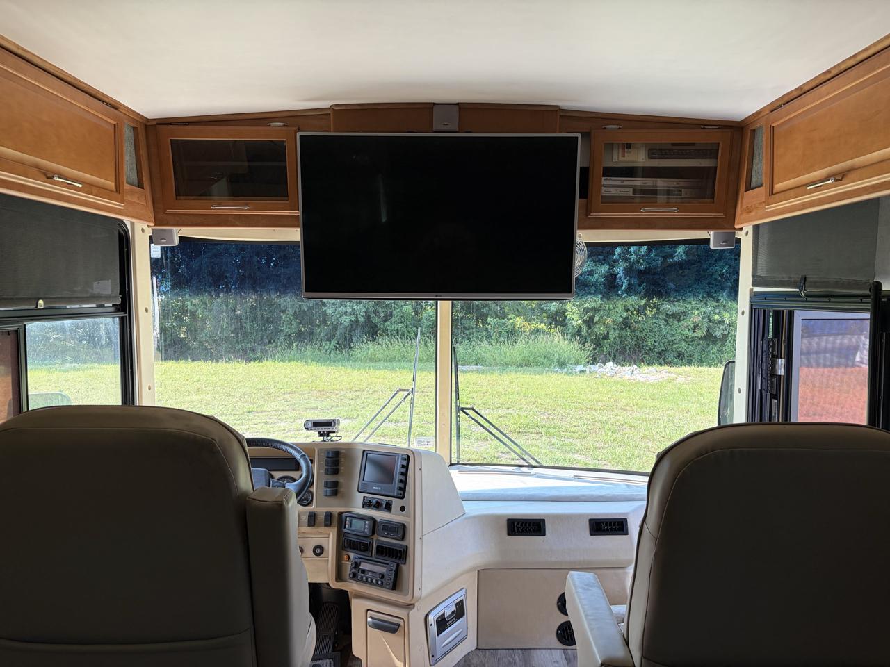 Winnebago Journey  2005