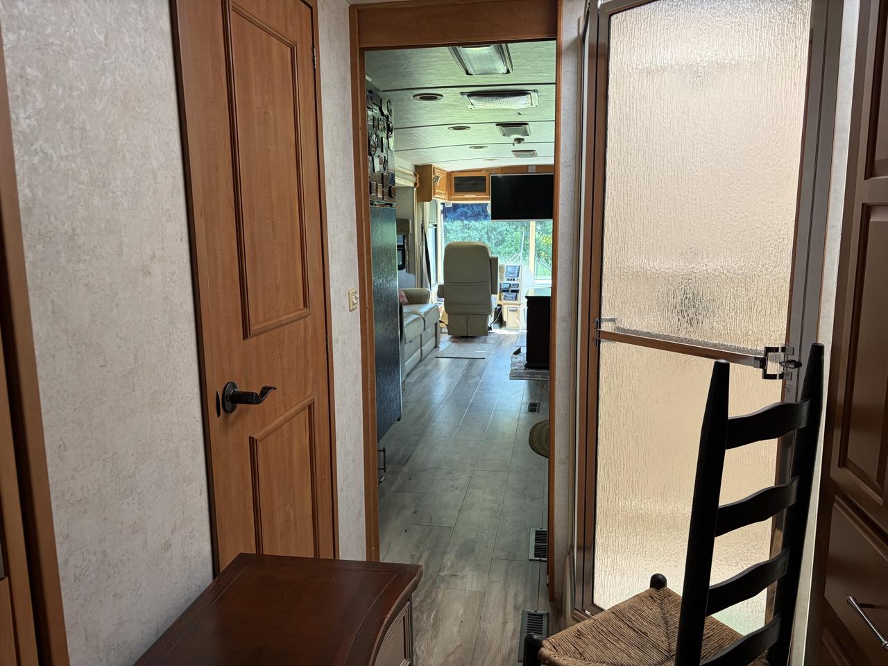 Winnebago Journey  2005