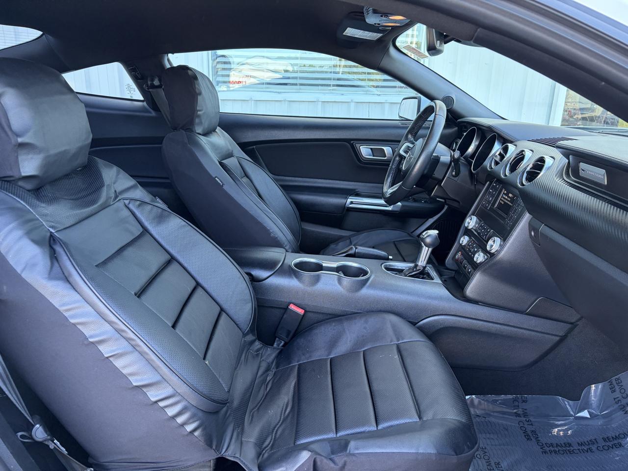 Ford Mustang EcoBoost Fastback 2021