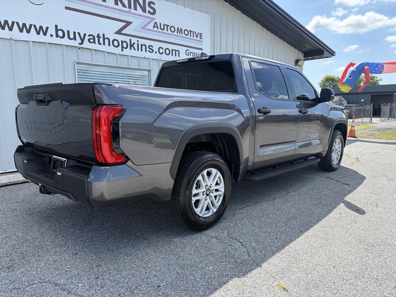 Toyota Tundra 4WD SR5 CrewMax 5.5' Bed (Natl) 2025