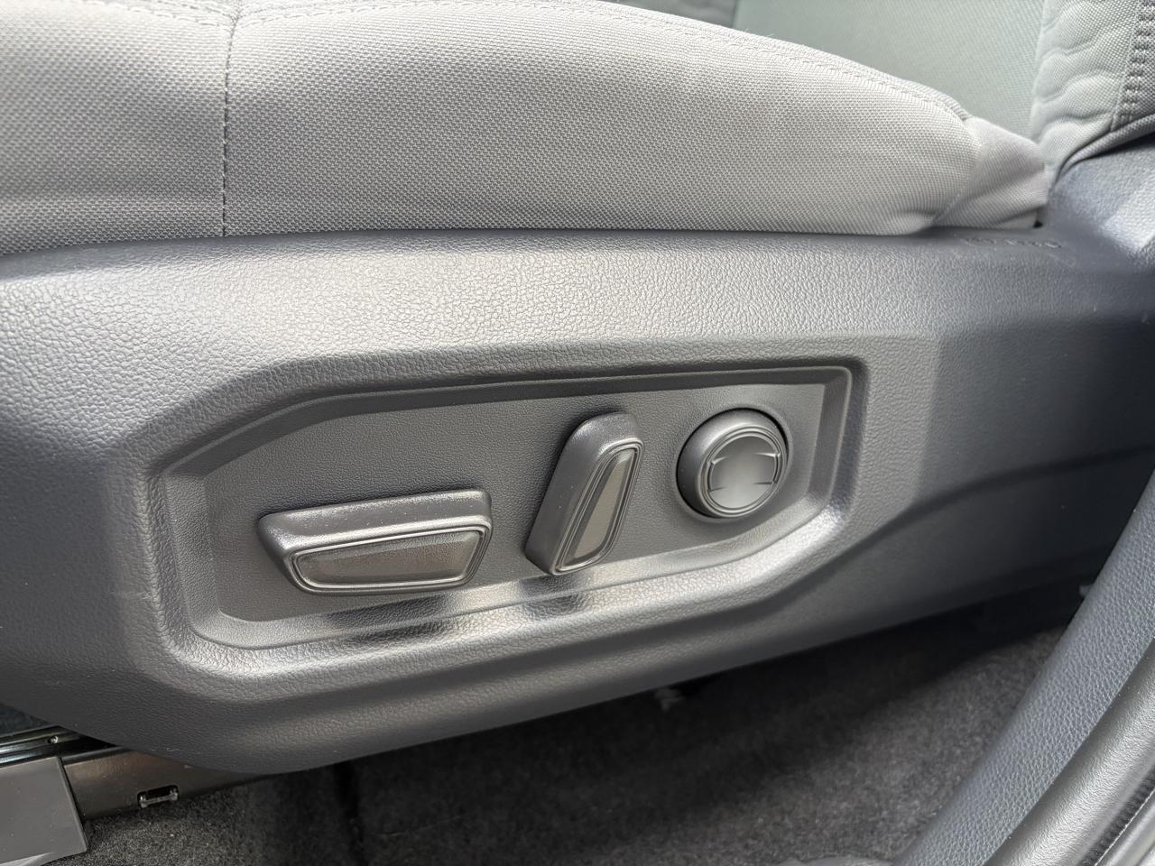 Toyota Tundra 4WD SR5 CrewMax 5.5' Bed (Natl) 2025