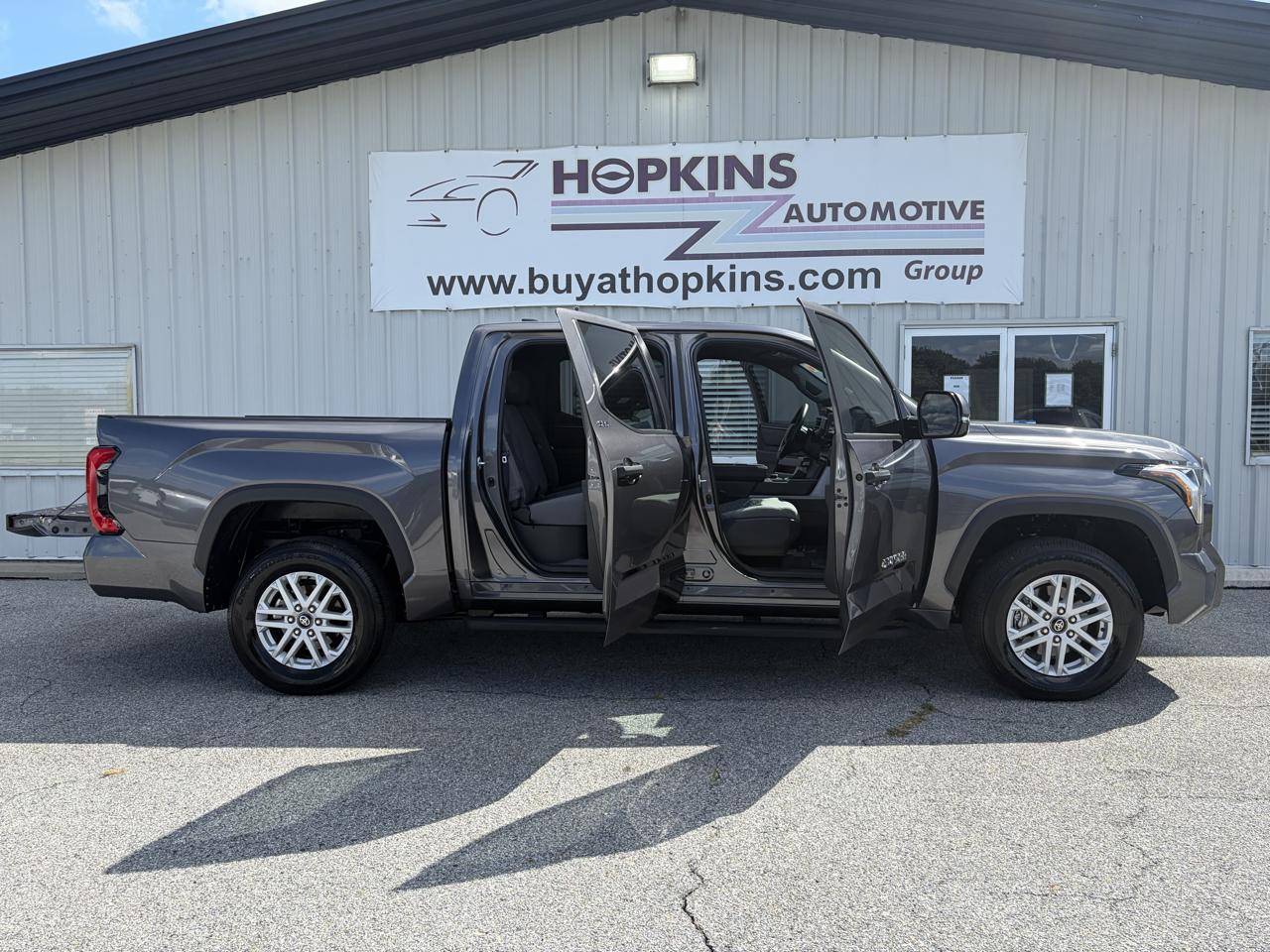 Toyota Tundra 4WD SR5 CrewMax 5.5' Bed (Natl) 2025