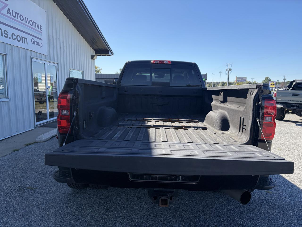 Chevrolet Silverado 3500HD Built After Aug 14  2015