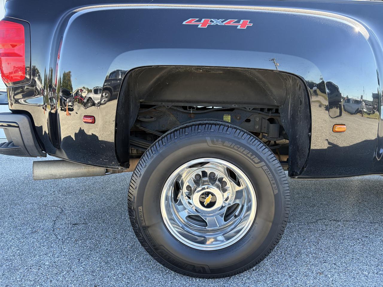 Chevrolet Silverado 3500HD Built After Aug 14  2015