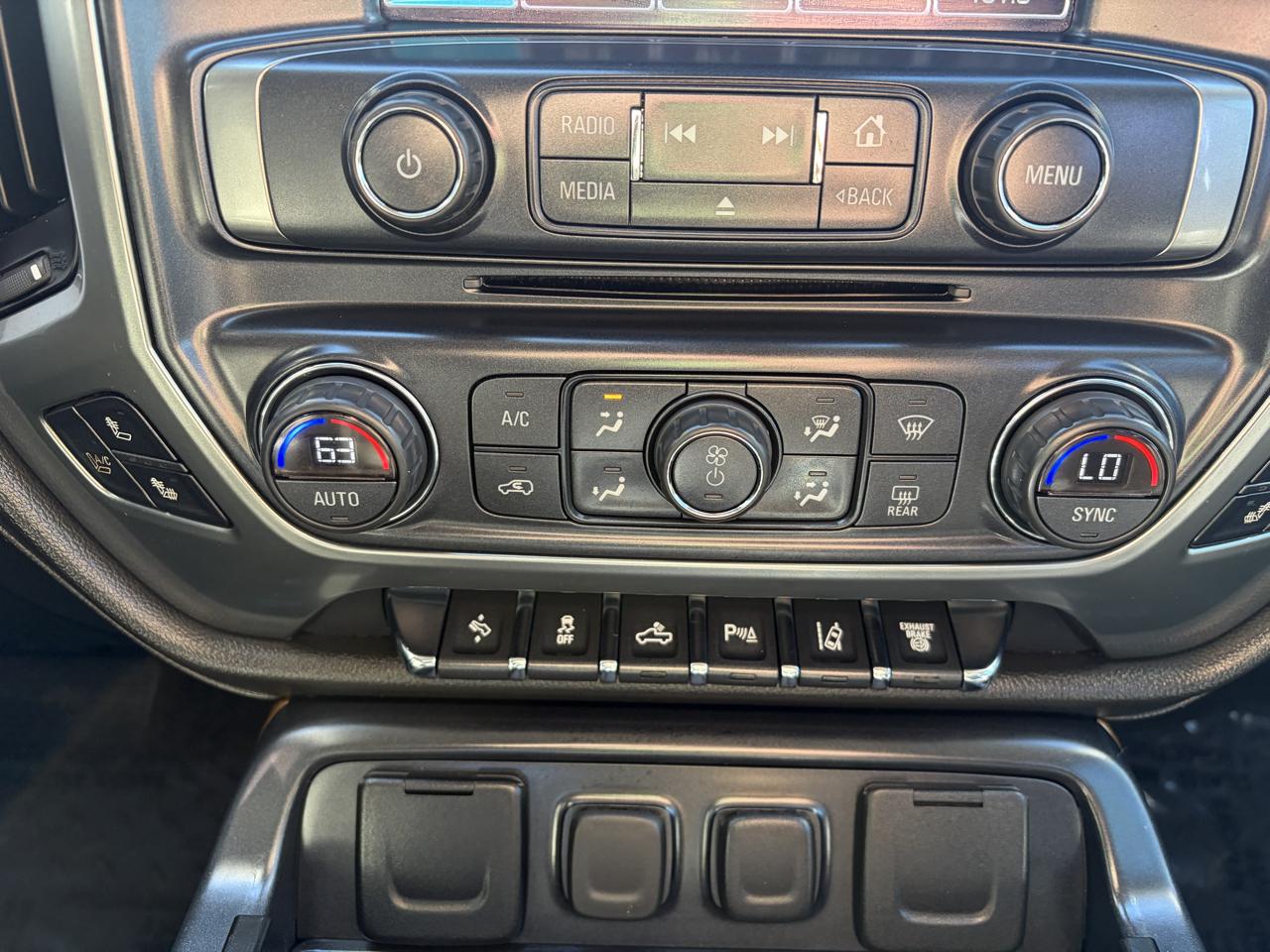Chevrolet Silverado 3500HD Built After Aug 14  2015