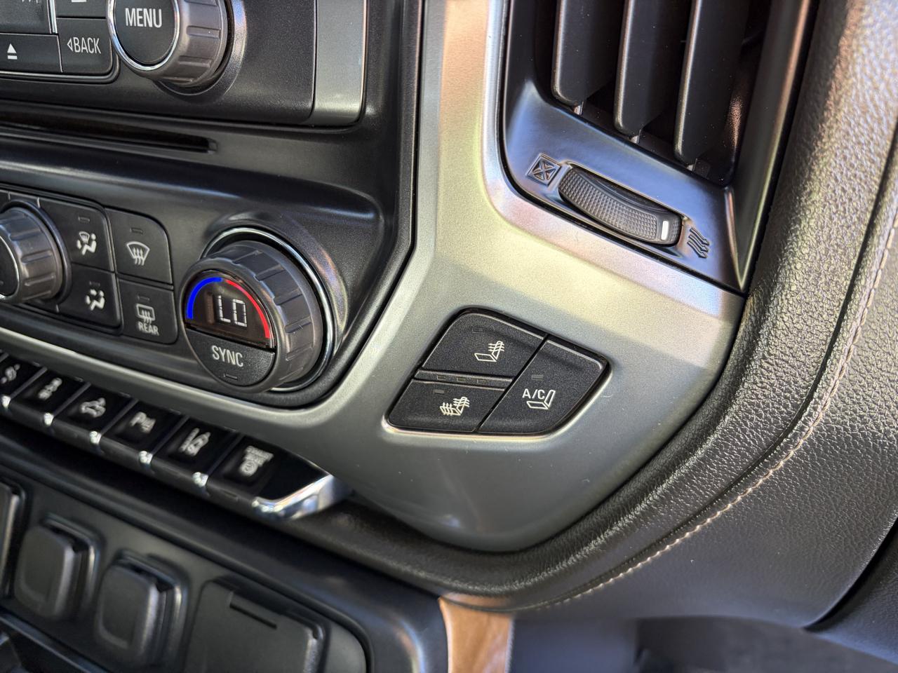 Chevrolet Silverado 3500HD Built After Aug 14  2015