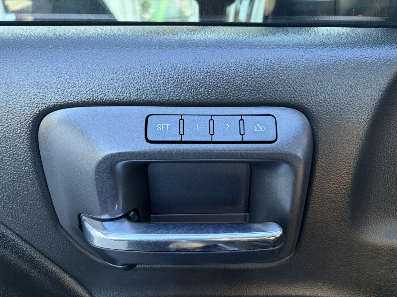 Chevrolet Silverado 3500HD Built After Aug 14  2015