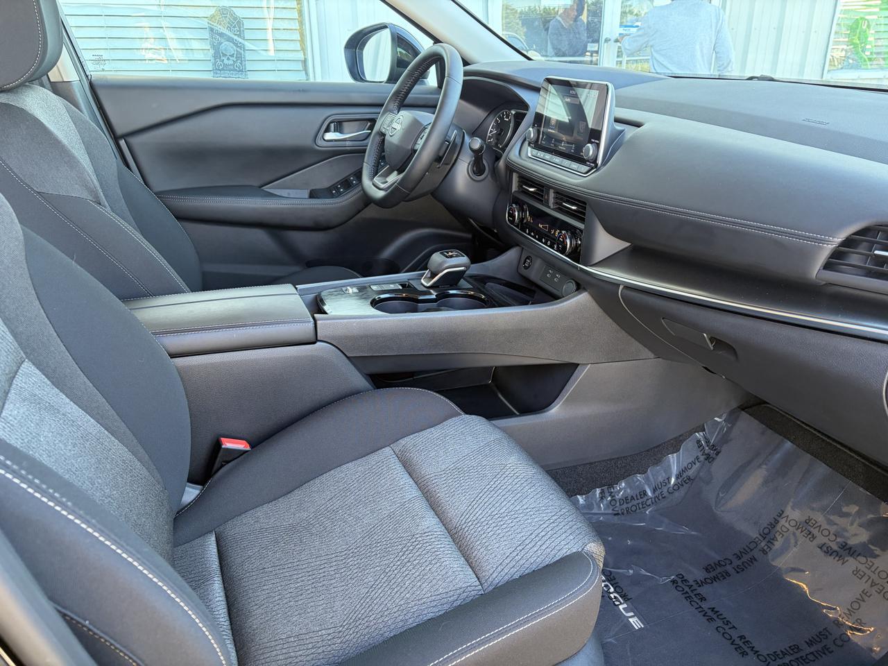 Nissan Rogue FWD SV *Ltd Avail* 2026