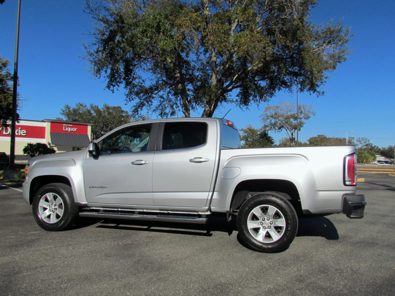 GMC Canyon SLE Crew Cab 2WD Short Box 2015