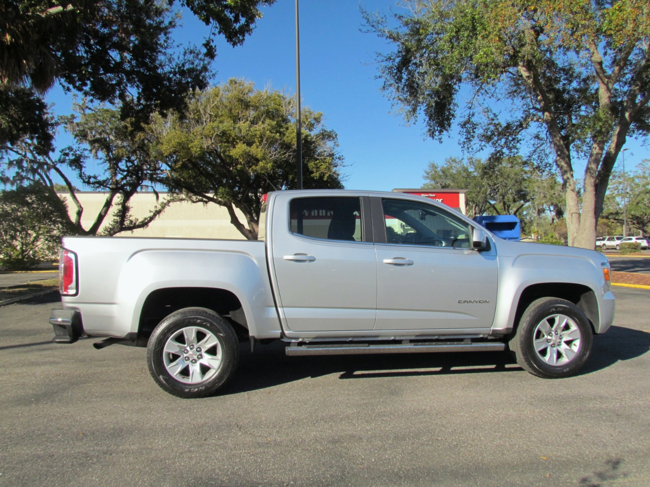 GMC Canyon SLE Crew Cab 2WD Short Box 2015