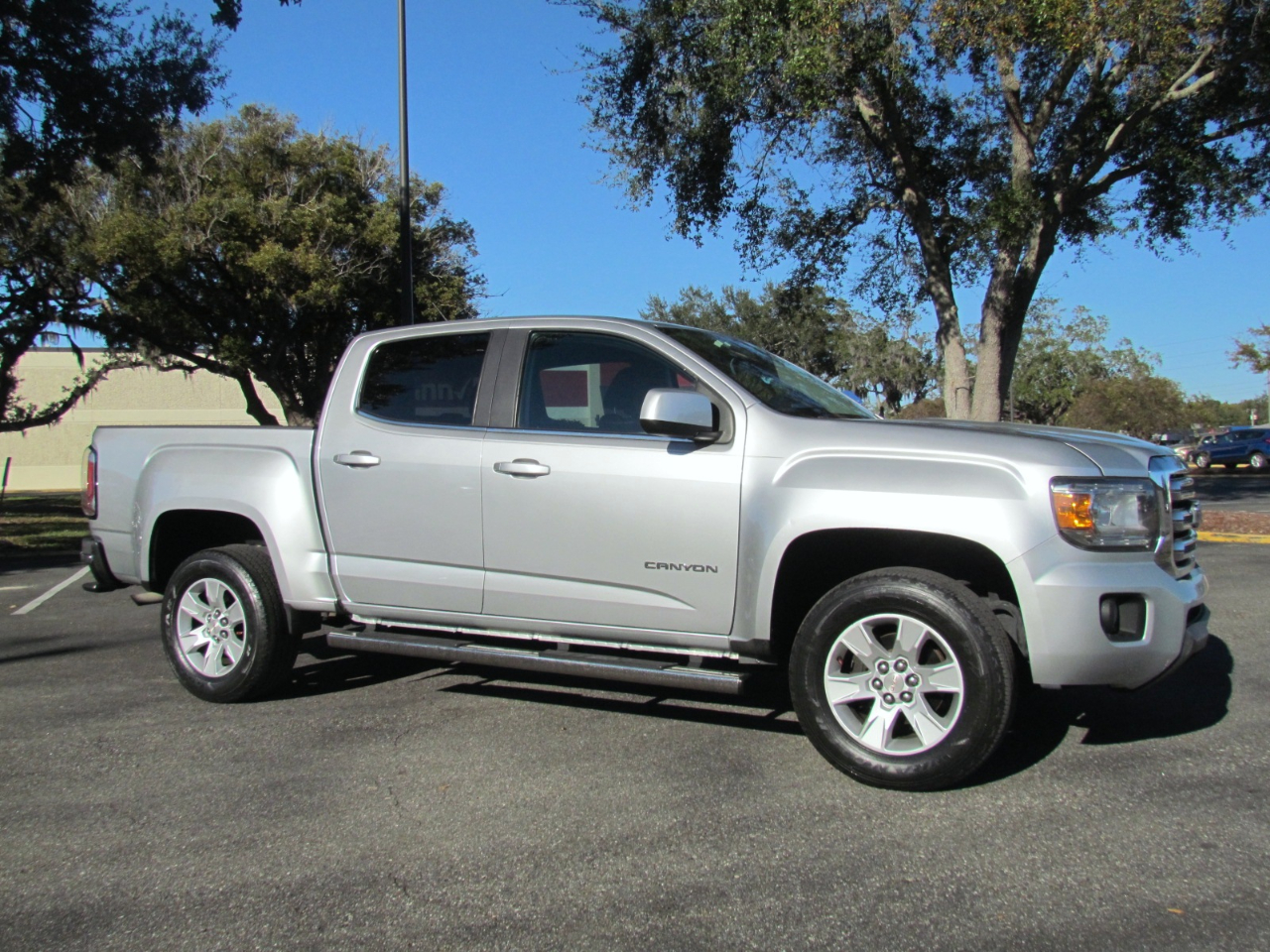 GMC Canyon SLE Crew Cab 2WD Short Box 2015