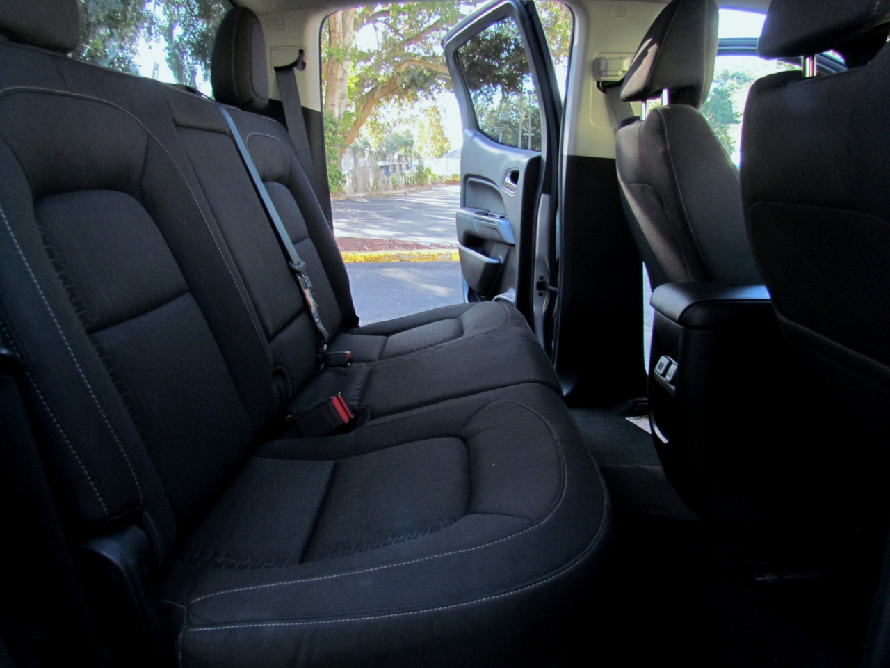 GMC Canyon SLE Crew Cab 2WD Short Box 2015