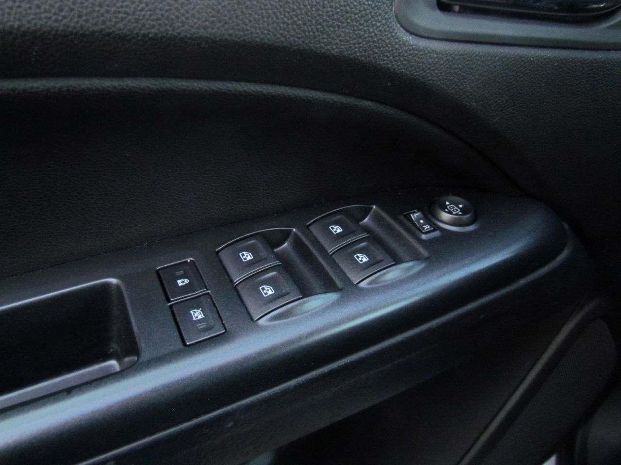 GMC Canyon SLE Crew Cab 2WD Short Box 2015