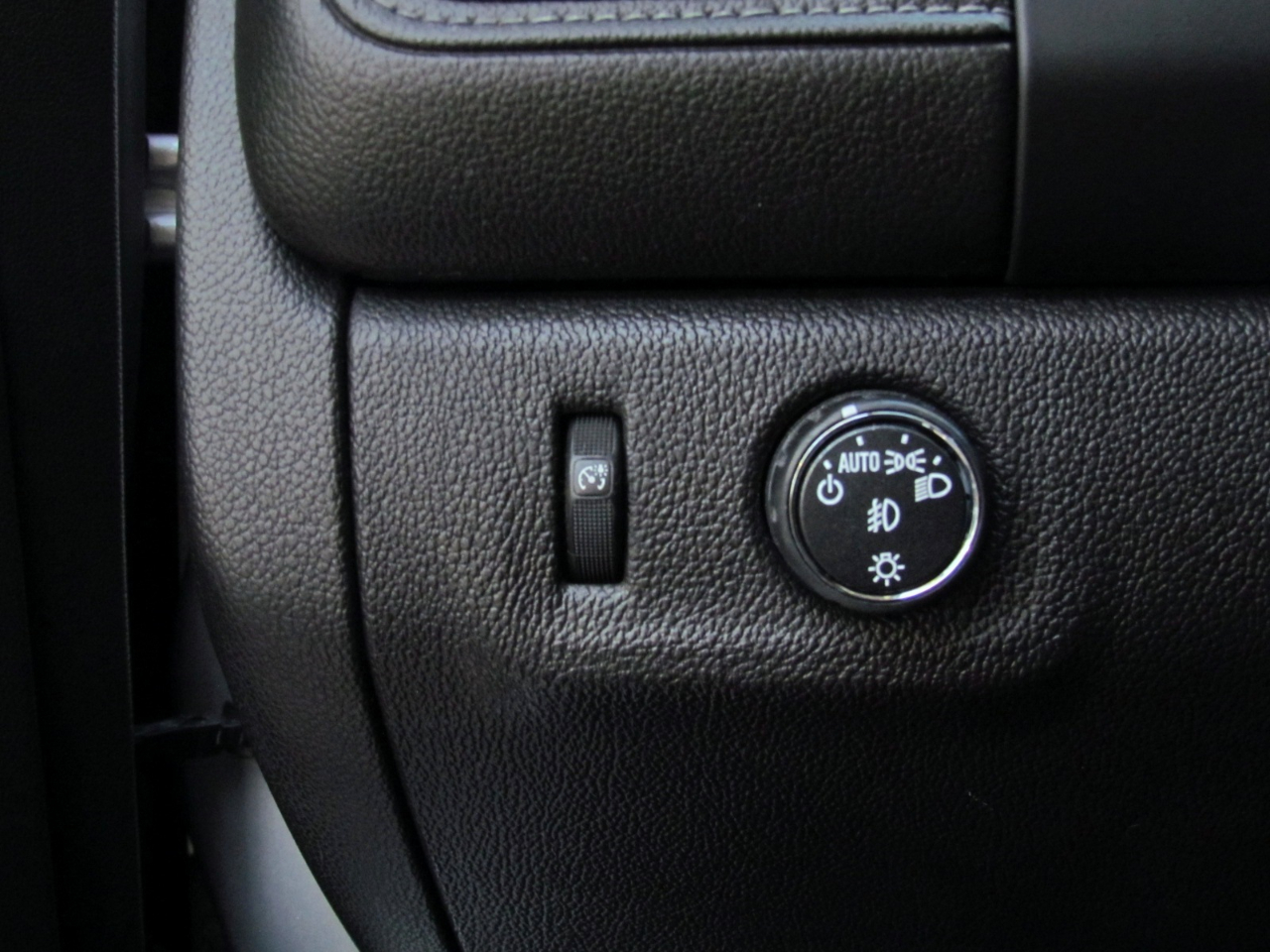 GMC Canyon SLE Crew Cab 2WD Short Box 2015