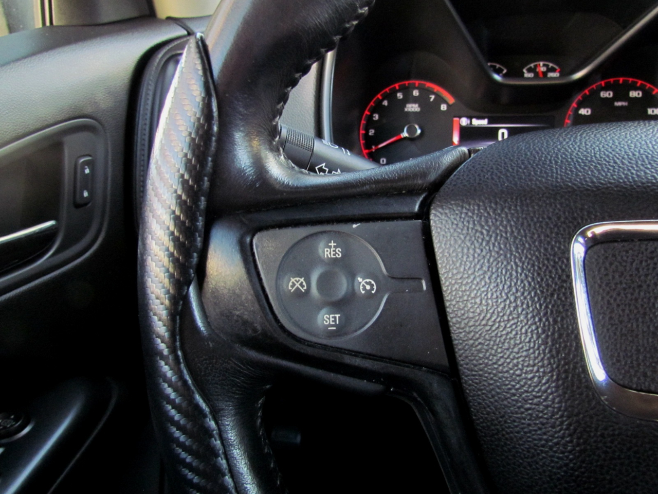 GMC Canyon SLE Crew Cab 2WD Short Box 2015