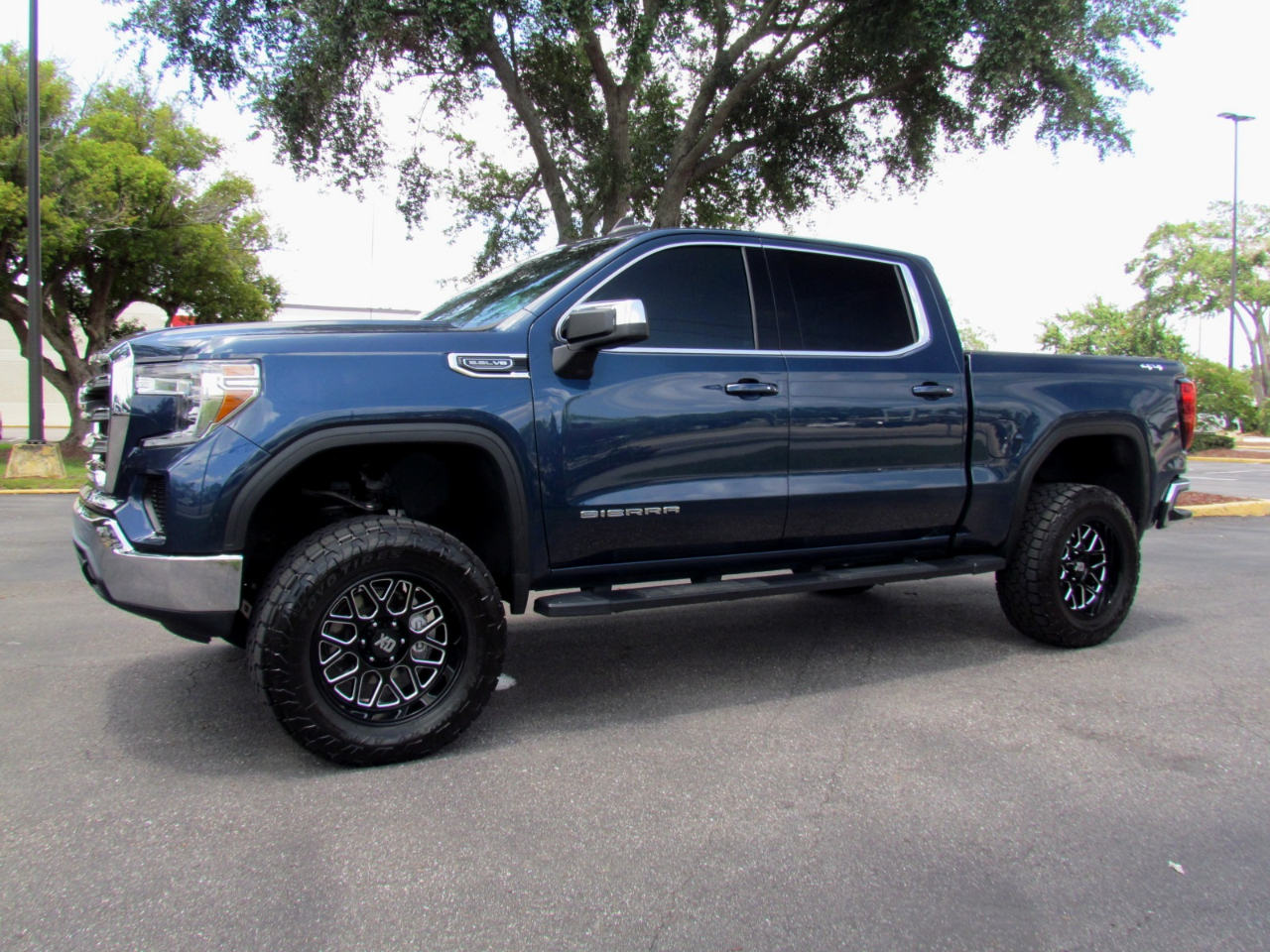 GMC Sierra 1500 SLE Crew Cab Short Box 4WD 2020