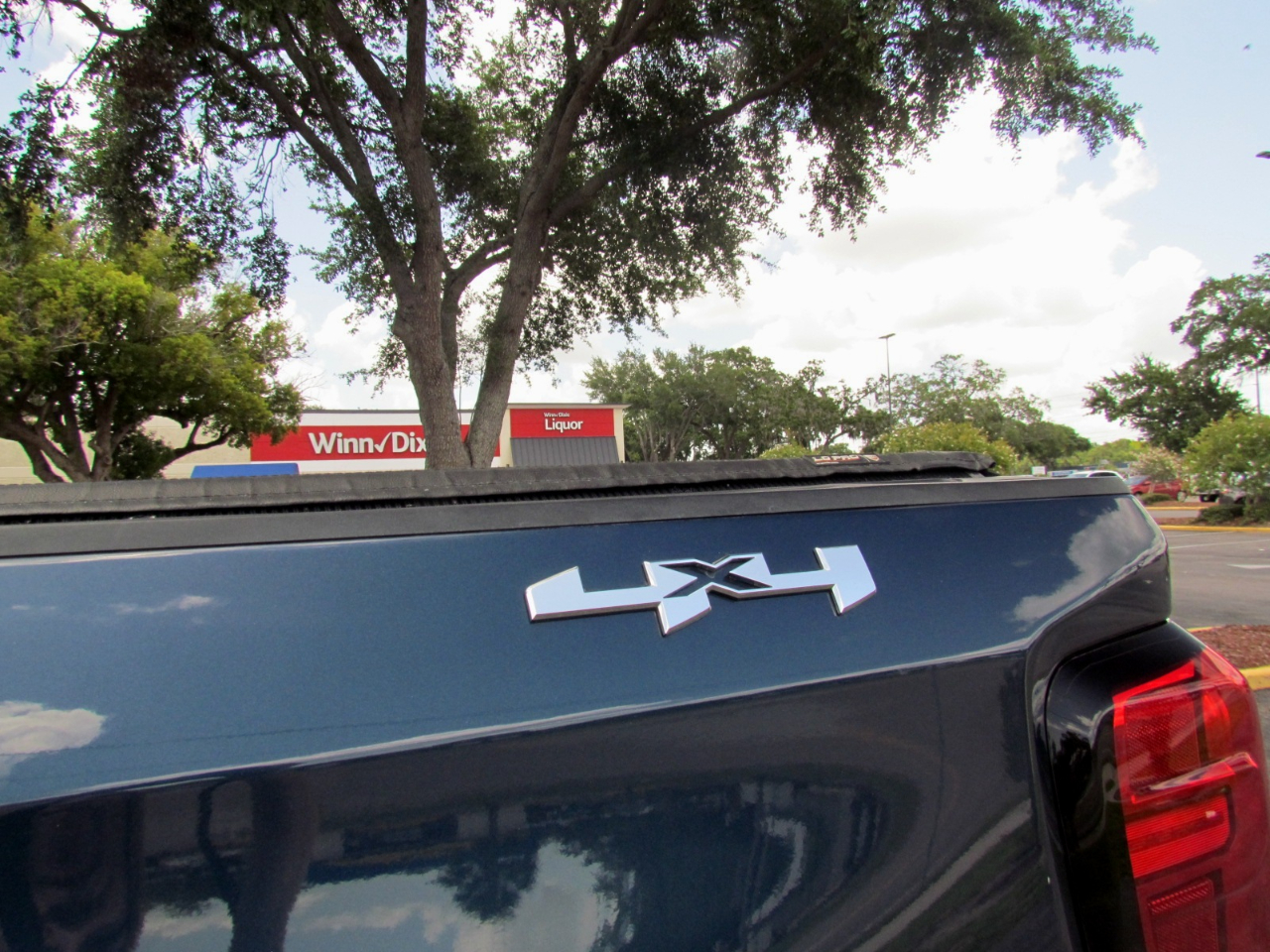 GMC Sierra 1500 SLE Crew Cab Short Box 4WD 2020