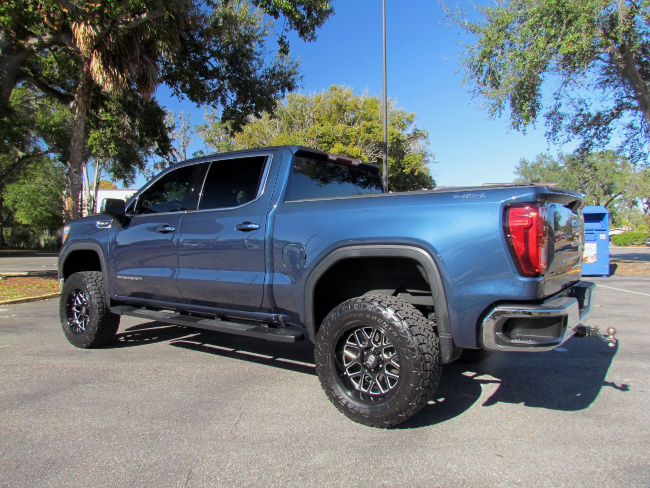 GMC Sierra 1500 SLE Crew Cab Short Box 4WD 2020