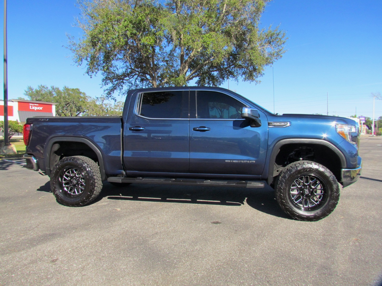 GMC Sierra 1500 SLE Crew Cab Short Box 4WD 2020
