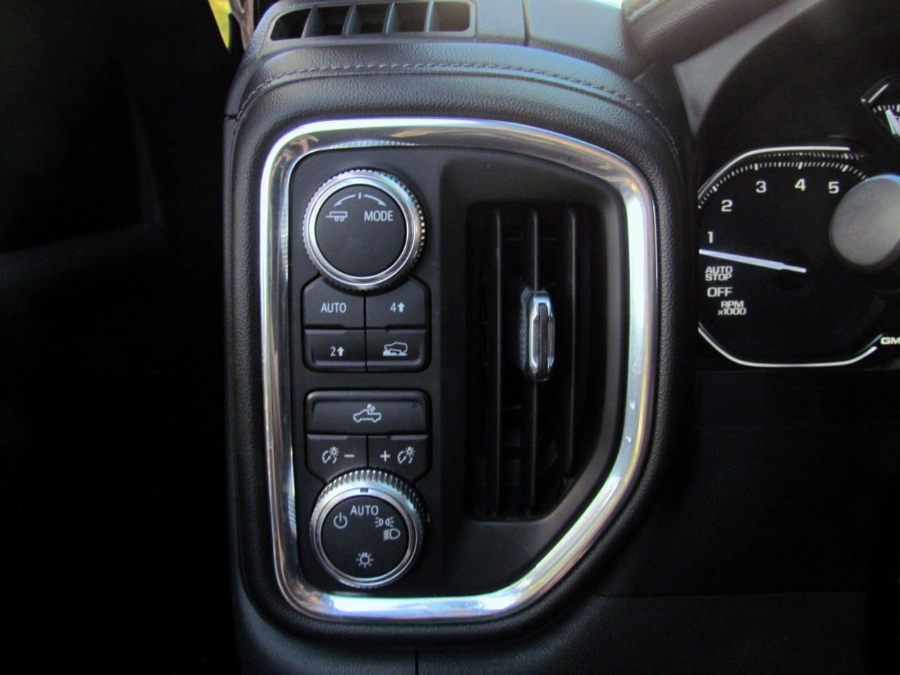 GMC Sierra 1500 SLE Crew Cab Short Box 4WD 2020