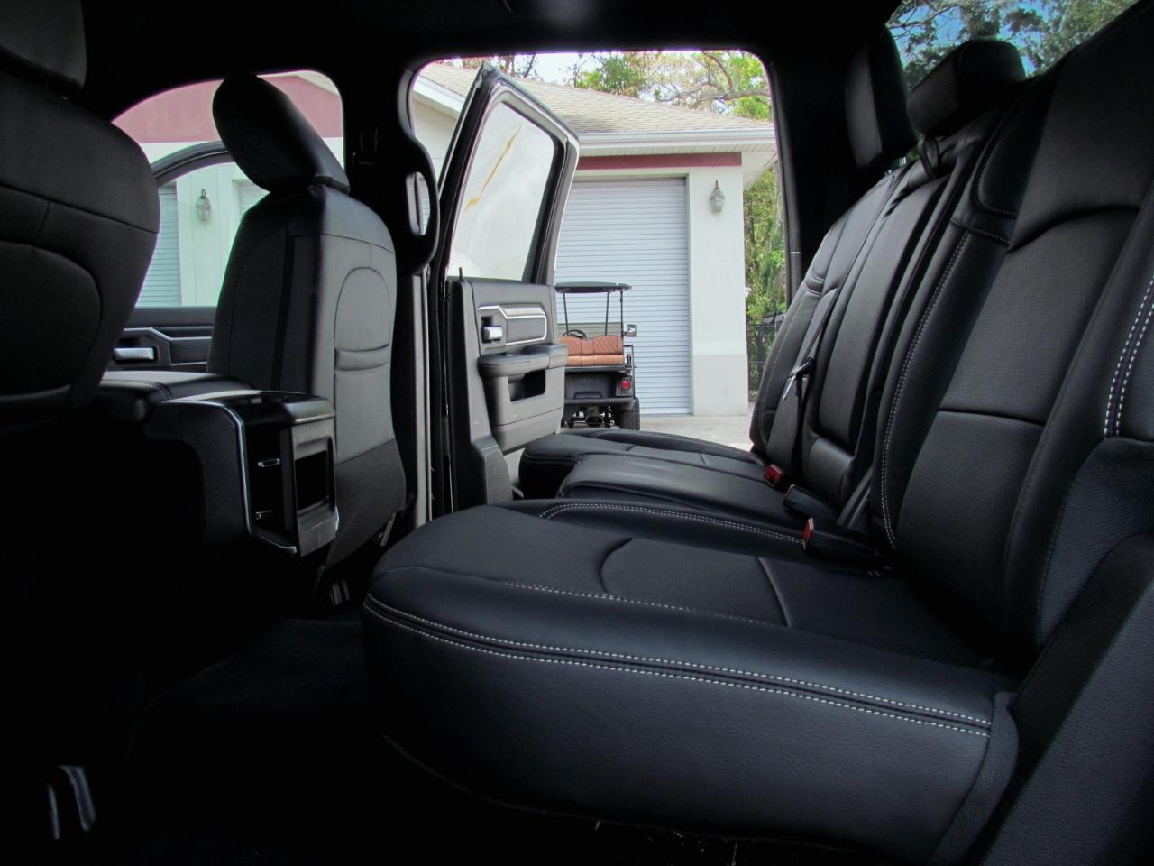 RAM 3500 Big Horn Crew Cab LWB 4WD DRW 2024