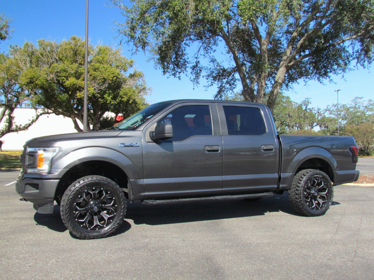 Ford F-150 STX SuperCab 5.5-ft Box 4WD 2019